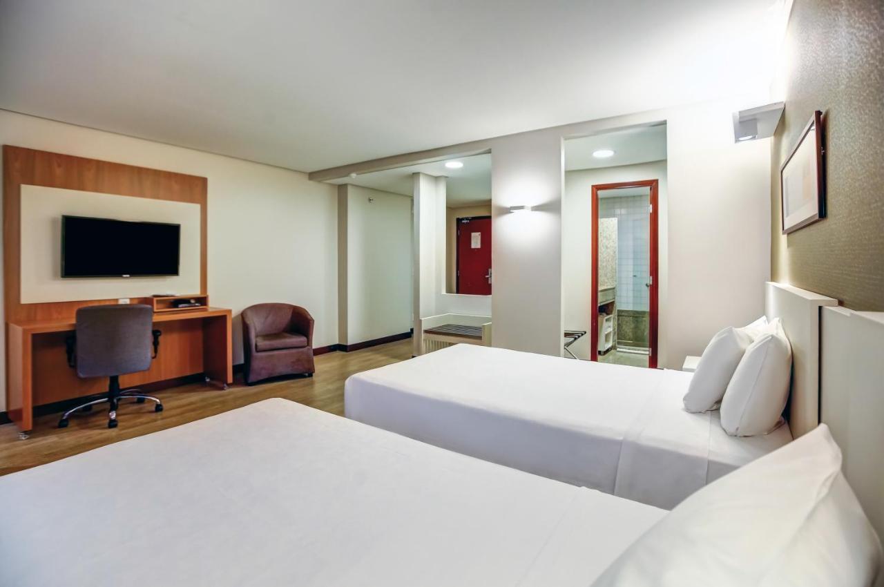 Comfort Suites Brasília Exterior photo