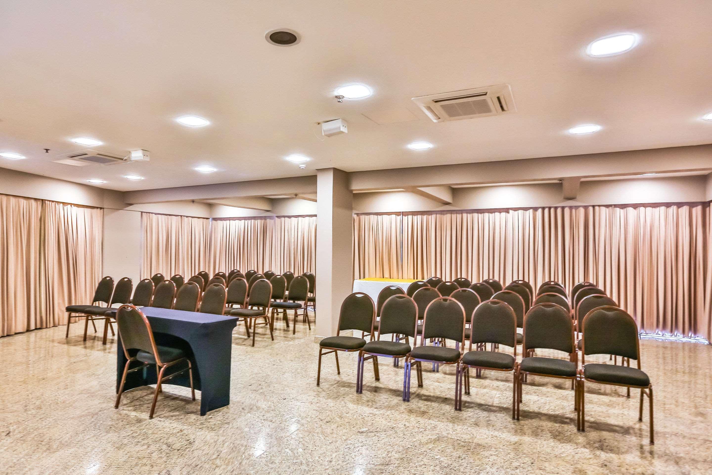 Comfort Suites Brasília Exterior photo
