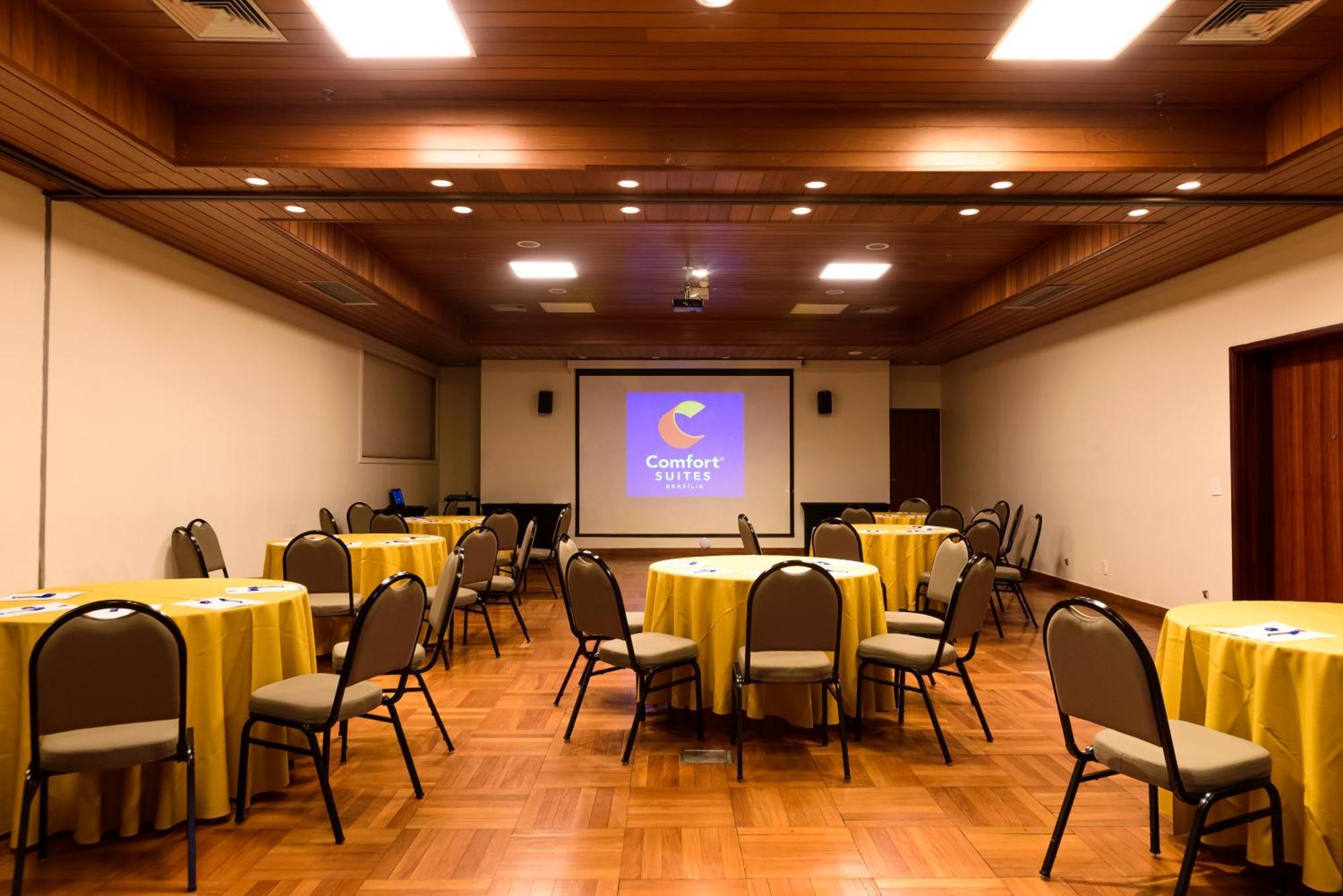 Comfort Suites Brasília Exterior photo